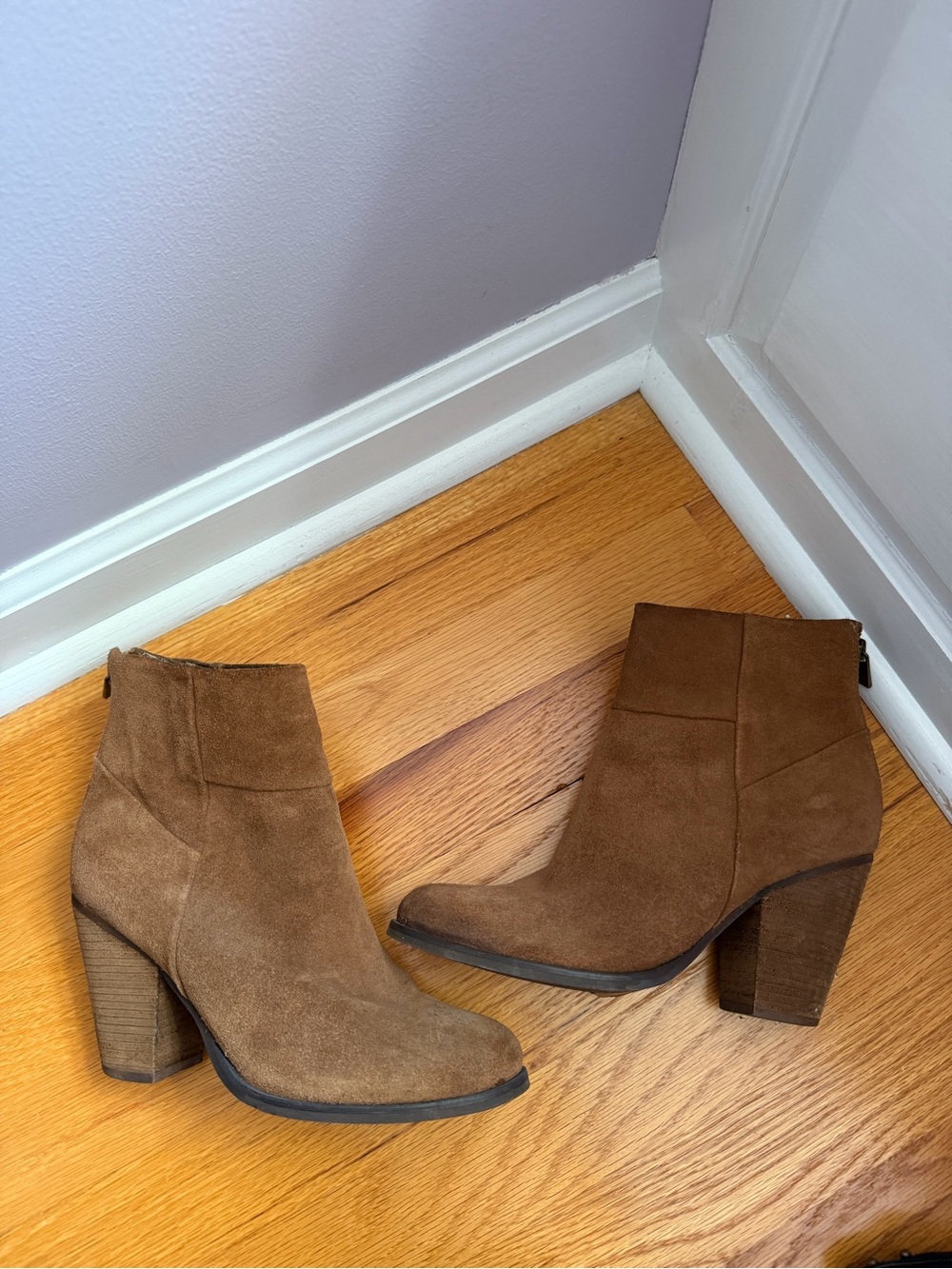Arturo Chiang Brown Suede Ankle Booties with Block Heel Size 7M Women’s